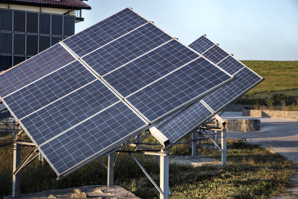 painel solar fotovoltaico flutuante em reservatórios como Microgeração e Minigeração Distribuída